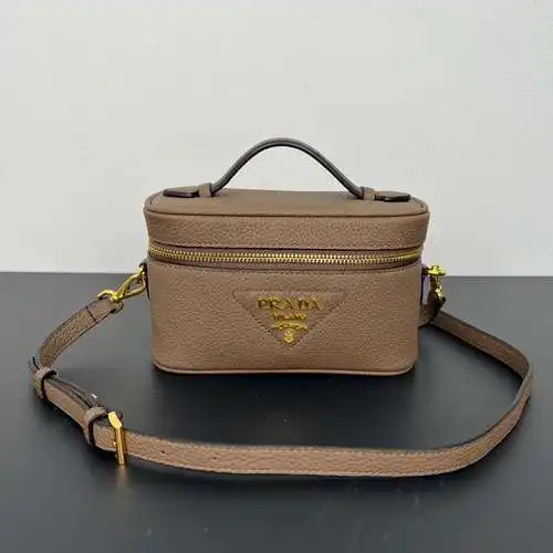 Bolso caja PRA@DA fabricado en piel de vacuno original importada, alta calidad, entrega en bolsa de 