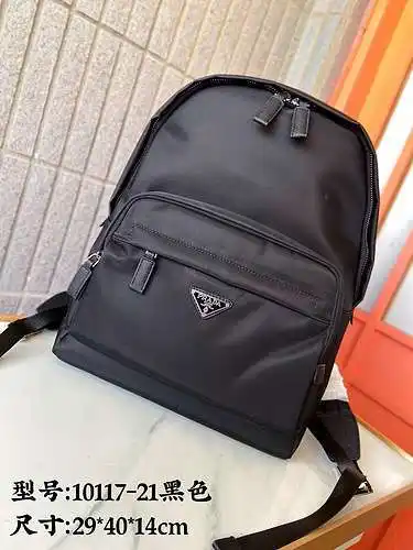 Mochila para hombre PRA@DA, fabricada en piel vacuna original importada, alta calidad, entrega en bo