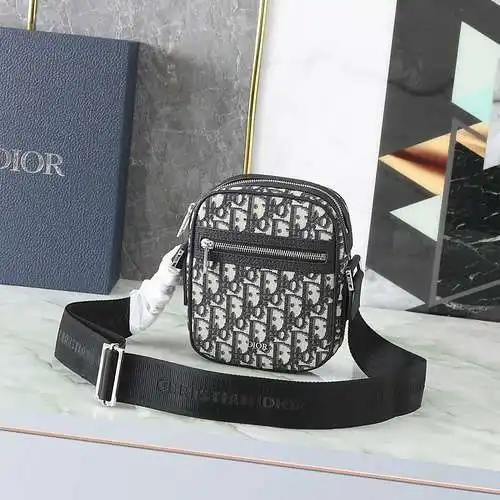 Bolso bandolera para hombre Fabricado en cuero original importado de primera calidad Versión réplica