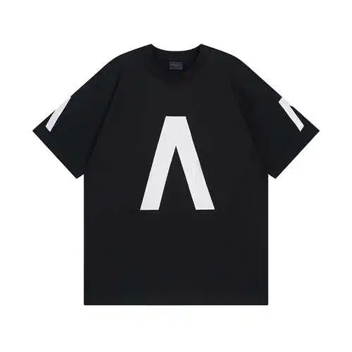 BLCG/Balenciaga colabora con Archive para diseñar conjuntamente camisetas de manga corta