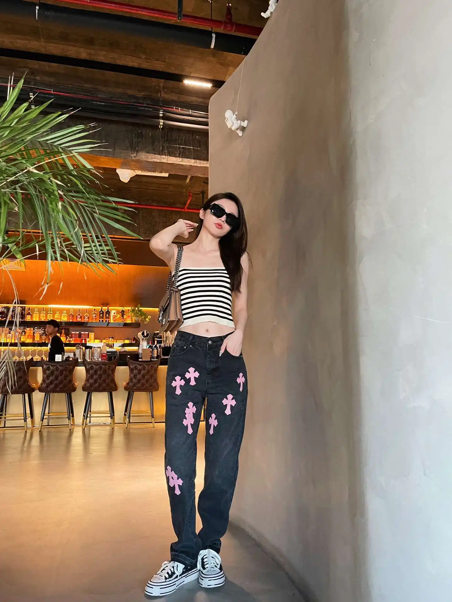 1708748830205.webp