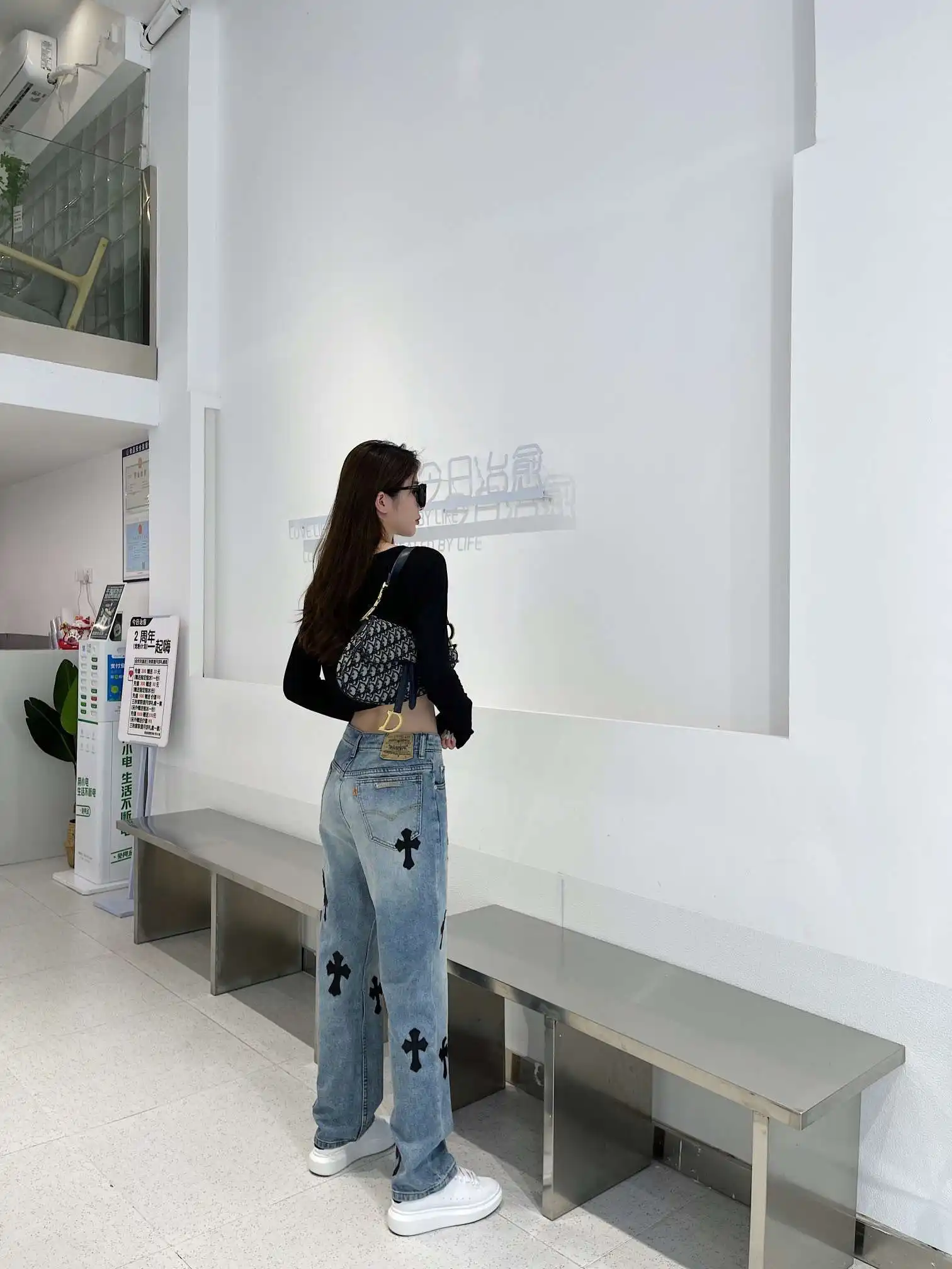 1708748799014.webp