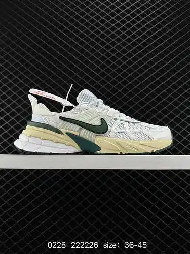 3 Las zapatillas para correr Nike NIKE V2K RUN son tendencia retro. Zapatillas de malla transpirable