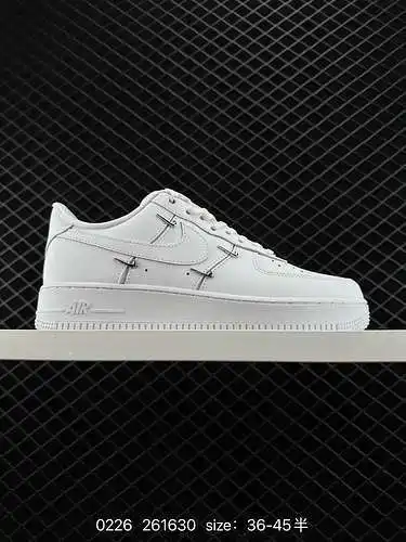 Air Force Low '7 "Totalmente blanco" "Gancho plateado pequeño de marca compartida&quo