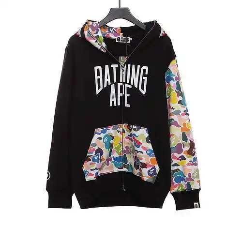 Sudadera con capucha y cremallera con patchwork y grafiti de camuflaje BA*PE