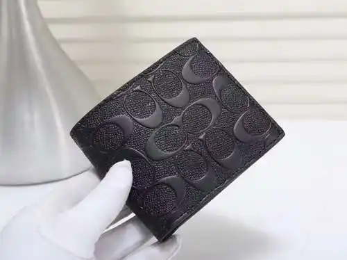 La billetera con clip corto para hombre COA está hecha de piel de vaca original importada, calidad d
