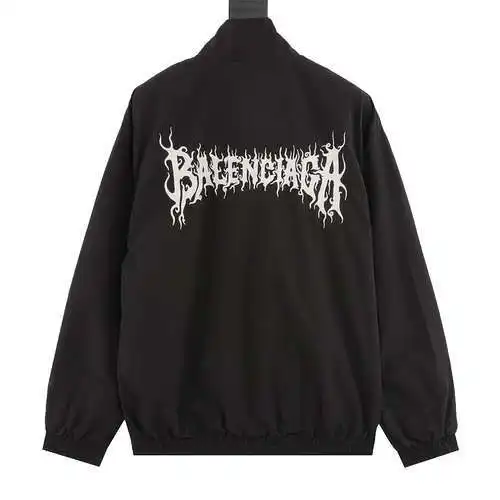 Chaqueta técnica de popelín BLCG 24SS con cuello alto y letras bordadas en la espalda