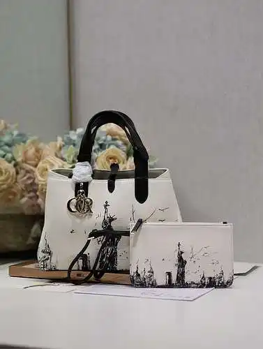 El bolso de D está hecho de cuero original importado de primera calidad, versión réplica de alta gam