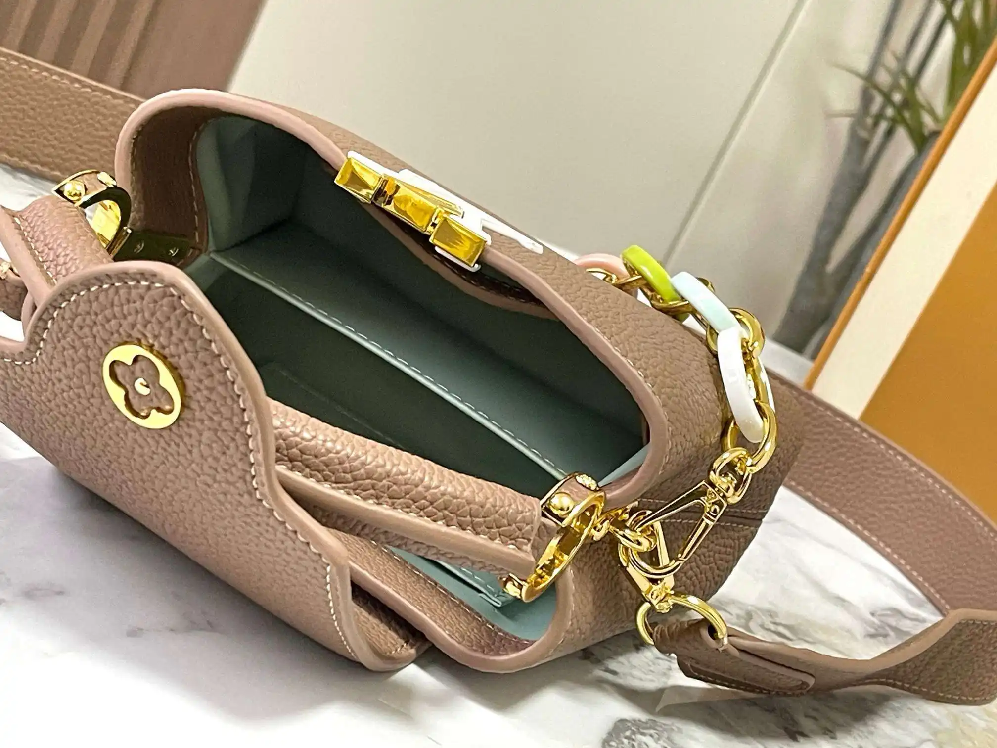 KK02450 (10).webp