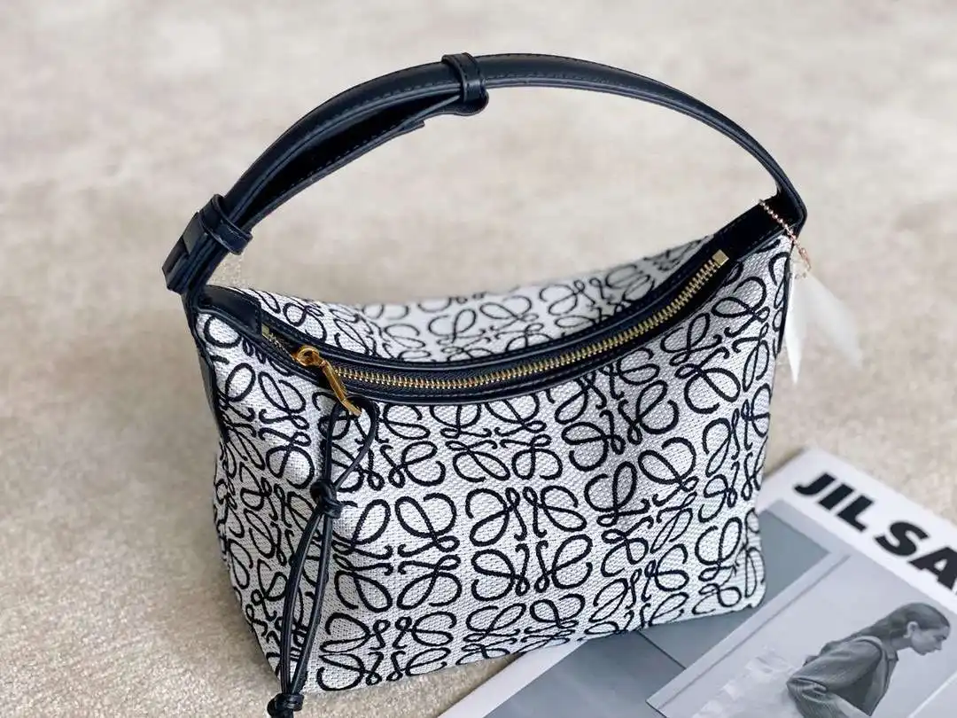 KK01950 (1).webp