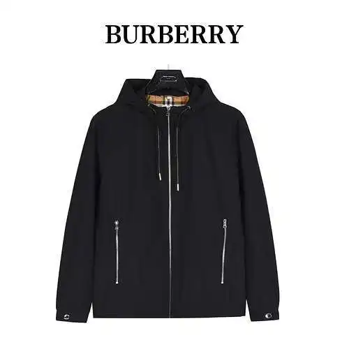 Chaqueta de caballo de guerra con bordado en el pecho y capucha de BBR/Burberry
