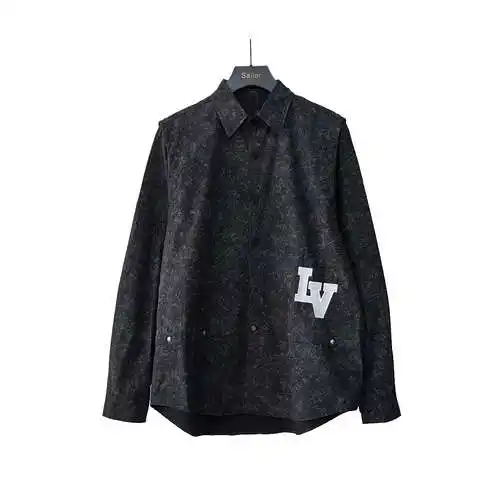 Camisa con parche de jacquard marca burro pasarela desfile LV Louis Vuitton