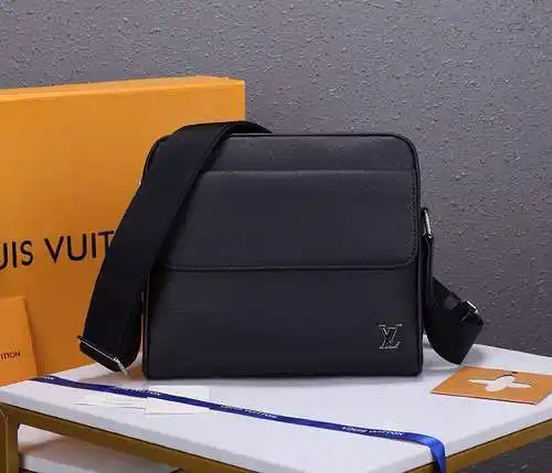 Bolso bandolera especial LL para hombre, elaborado en piel de vacuno original importada, alta calida