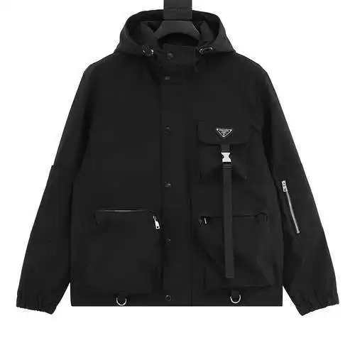 PRD Prada chaqueta con capucha y múltiples bolsillos con logo triangular