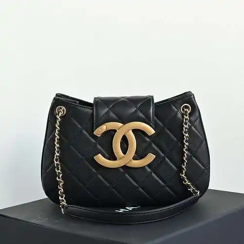 La bolsa para axila CH Xiaoxiangjia está hecha de cuero original importado de primera calidad, versi