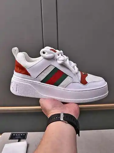 Zapatos de hombre GUCCI Código: 0227B70 Talla: 38-44 (45 se pueden personalizar)