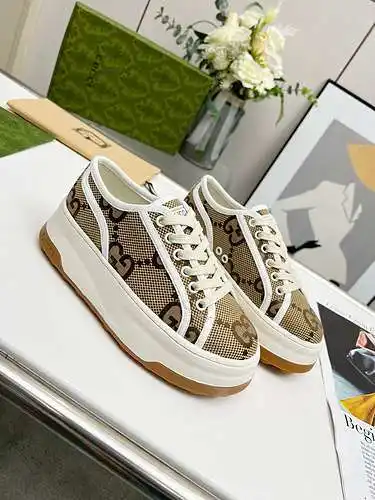 Zapatos GUCCI para hombre y mujer Código: 0318C00 Talla: Mujer 35-41, Hombre 40-45