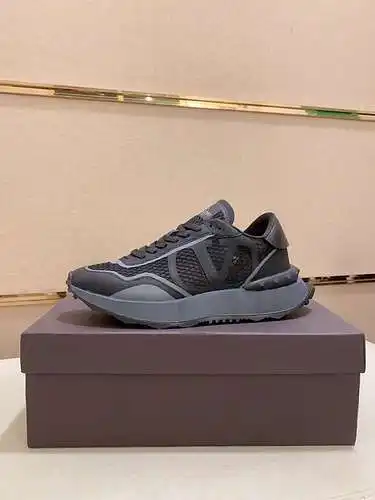Zapatos Valentino para hombre y mujer Código: 0313C20 Talla: Mujer 36-40. Hombre 39-44. (Se puede pe