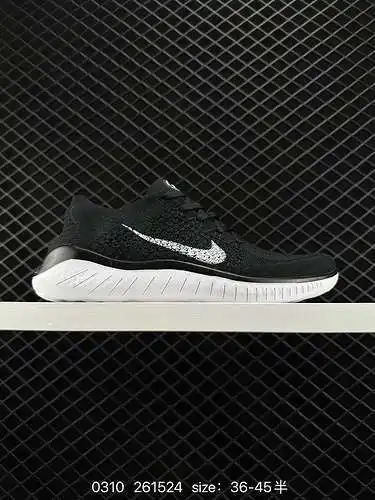 2 Nike Free RN Flyknit 28 Descalzo. La zapatilla ligera para correr de segunda generación tiene una 