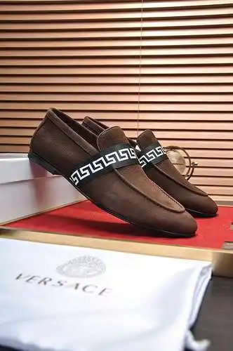Zapatos de hombre Versace Código: 0312B90 Talla: 38 al 44 (el 45 se puede personalizar y no se puede