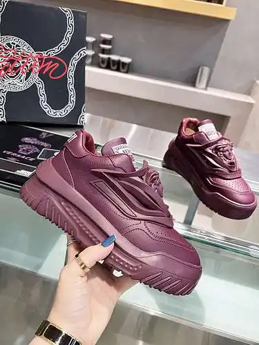 Zapatos Versace para hombre y mujer Código: 0318C40 Talla: 35-46