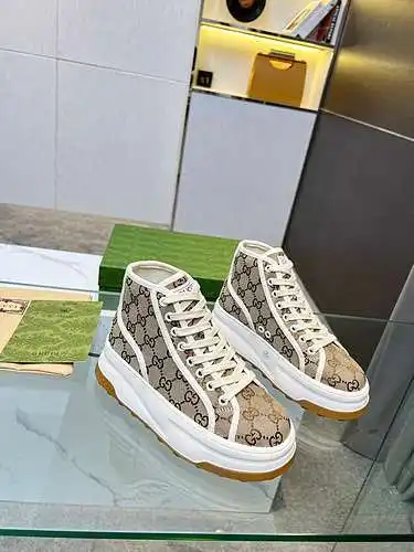 Zapatos GUCCI para hombre y mujer Código: 0318C00 Talla: Mujer 35-41, Hombre 40-45