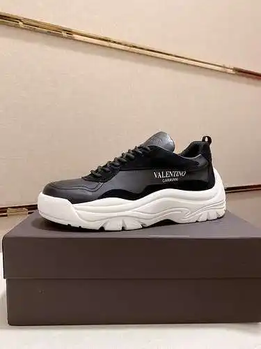 Zapatos de hombre Valentino Código: 0313C00 Talla: 38--44 (45 se pueden personalizar)