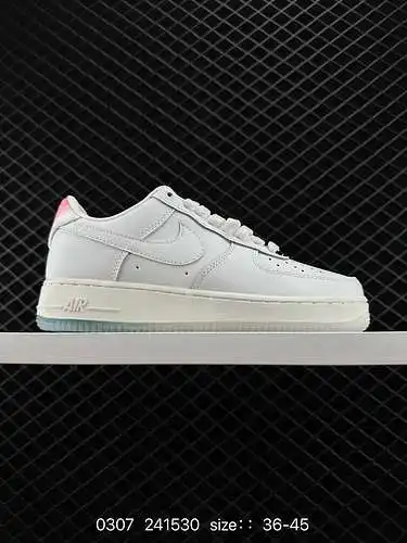 Zapatillas deportivas informales, versátiles y de caña baja Nike Air Force ’7 Air Force 1 AF. El ren
