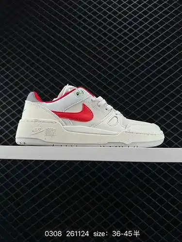 2 zapatillas de baloncesto de caña baja Air Alpha Force 88 conjuntas de Billie Eilsh x Nike. Este pa
