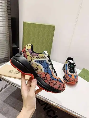 Zapatos GUCCI para hombre y mujer Código: 0306D00 Talla: Talla de mujer: 35-40 (34, la personalizaci