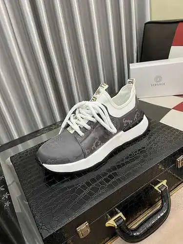 Zapatos de hombre Versace Código: 0310B60 Talla: 38-44