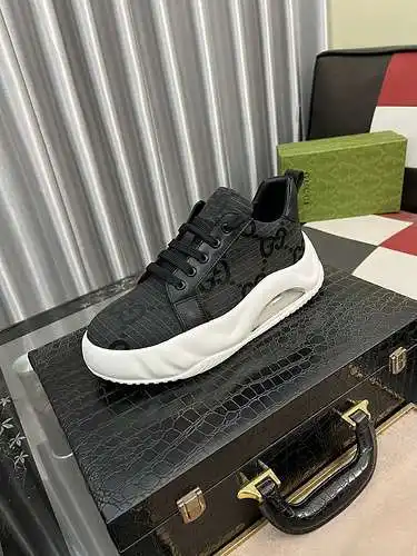 Zapatos de hombre GUCCI Código: 0310B40 Talla: 38-44