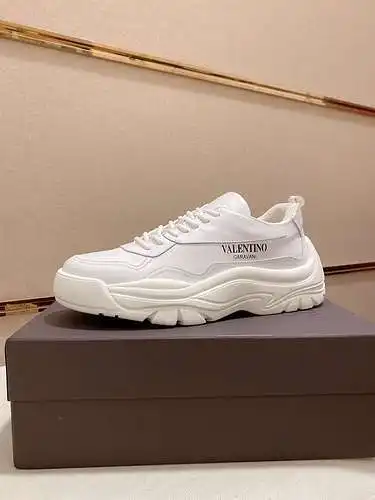 Zapatos de hombre Valentino Código: 0313C20 Talla: 38--44 (45 se pueden personalizar)