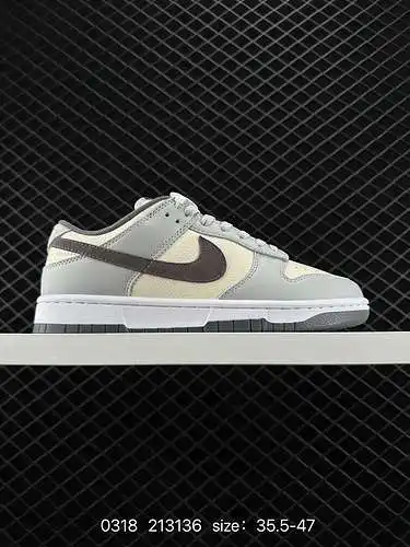 8 Nike Dunk Low SE Blanco Gris Este cuerpo de zapato en forma de pétalo está cubierto con un materia