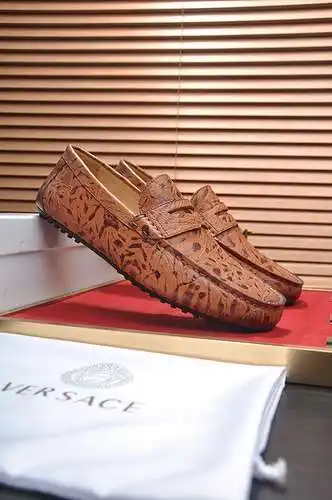 Zapatos de hombre Versace Código: 0312B90 Talla: 38 al 44 (el 45 se puede personalizar y no se puede