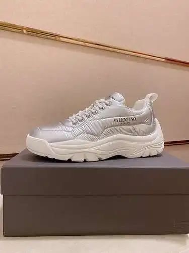 Zapatos de hombre Valentino Código: 0313B90 Talla: 38--44 (45 se pueden personalizar)
