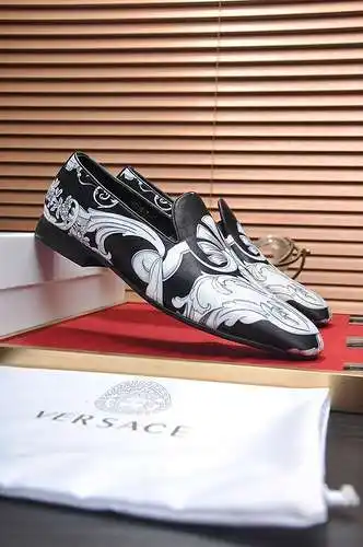 Zapatos de hombre Versace Código: 0312B60 Talla: 38 a 44 (45 y 46 se pueden personalizar y no se pue