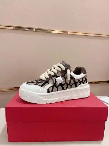 Zapatos Valentino para hombre y mujer Código: 0313D00 Talla: 35-45 (45 se puede personalizar)
