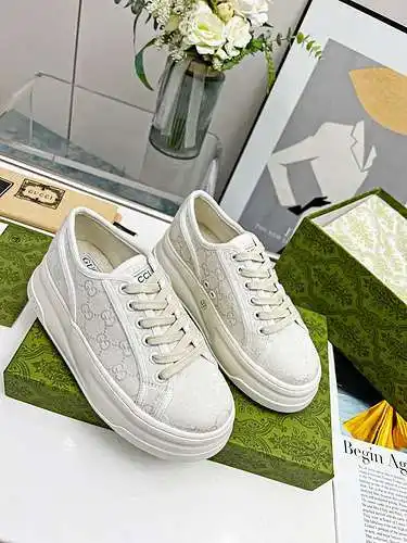 Zapatos GUCCI para hombre y mujer Código: 0318C00 Talla: Mujer 35-41, Hombre 40-45