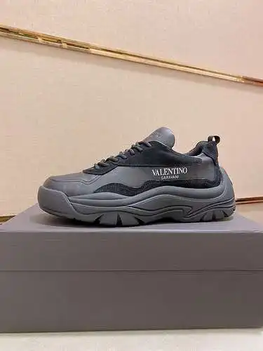 Zapatos de hombre Valentino Código: 0313C30 Talla: 38--44 (45 se pueden personalizar)