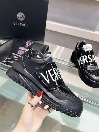 Zapatos Versace para hombre y mujer Código: 0318C40 Talla: 35-46