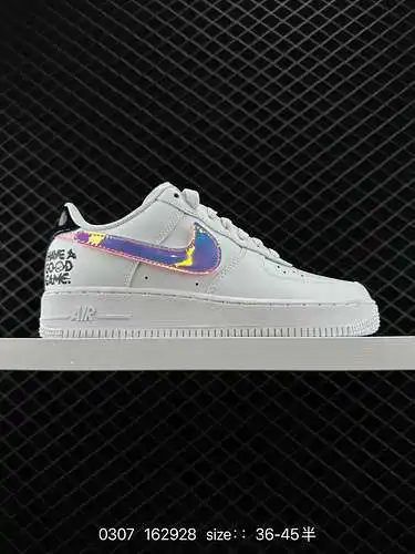 4 zapatillas deportivas informales, versátiles y de caña baja Nike Air Force ’7 Air Force 1 AF. El r