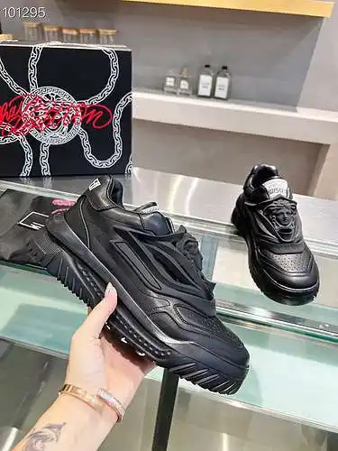 Zapatos Versace para hombre y mujer Código: 0318C40 Talla: 35-46