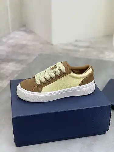 Dior Couple Model Code: 0223C00 Size: Women's 35-40 (34, 41 customized, non-refundable) Men's 39-45 