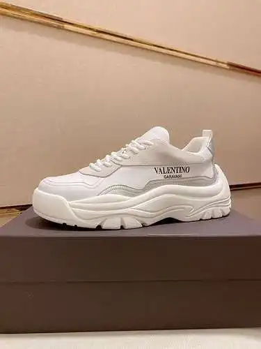 Zapatos de hombre Valentino Código: 0313C20 Talla: 38--44 (45 se pueden personalizar)