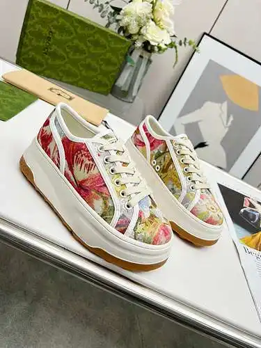 Zapatos GUCCI para hombre y mujer Código: 0318C00 Talla: Mujer 35-41, Hombre 40-45