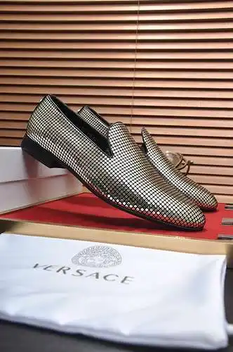 Zapatos de hombre Versace Código: 0312B60 Talla: 38 a 44 (45 y 46 se pueden personalizar y no se pue
