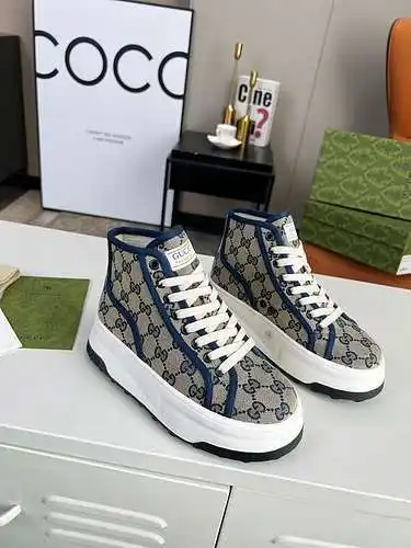Zapatos GUCCI para hombre y mujer Código: 0318C30 Talla: 35-46