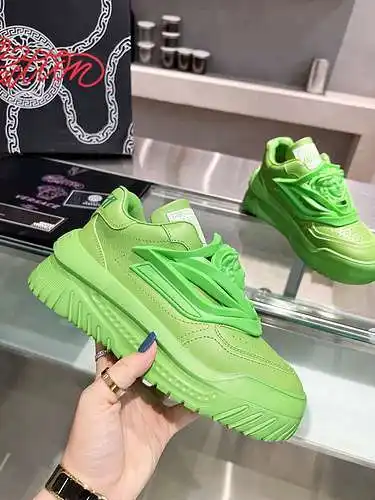 Zapatos Versace para hombre y mujer Código: 0318C40 Talla: 35-46