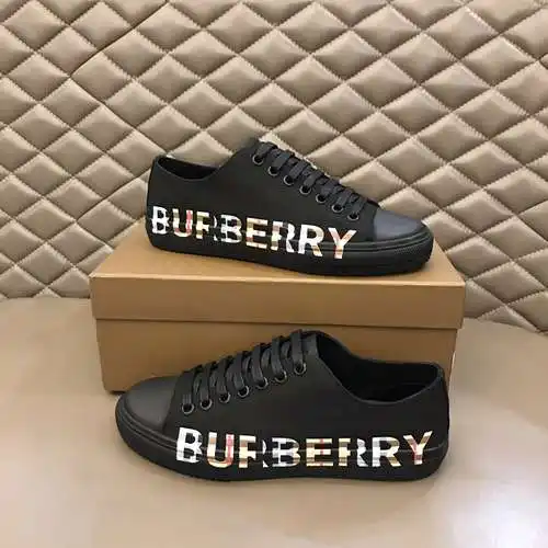 Zapatos de hombre Burberry Código: 0321B50 Talla: 38-44
